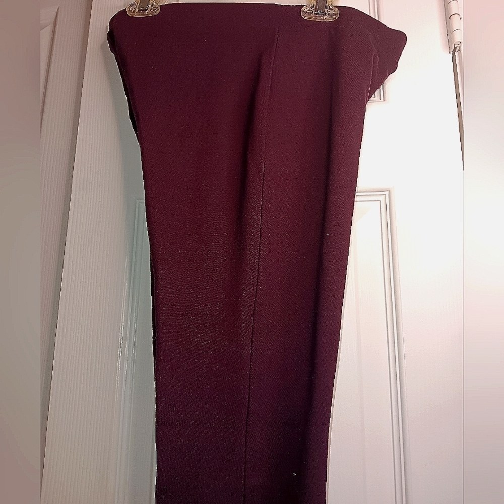💕 a.n.a Pull on Plum Colored stretch pants Medium Like New